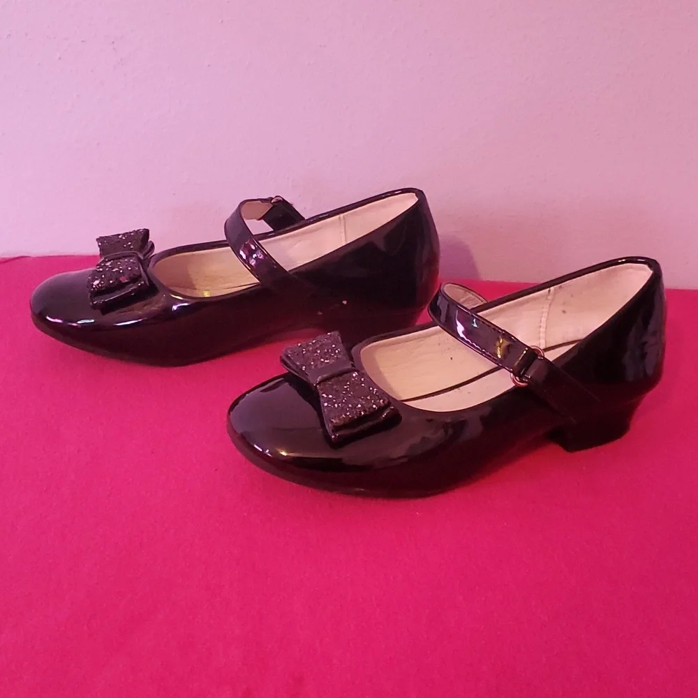 Girls Black Patent Leather Dress Shoes With Bow